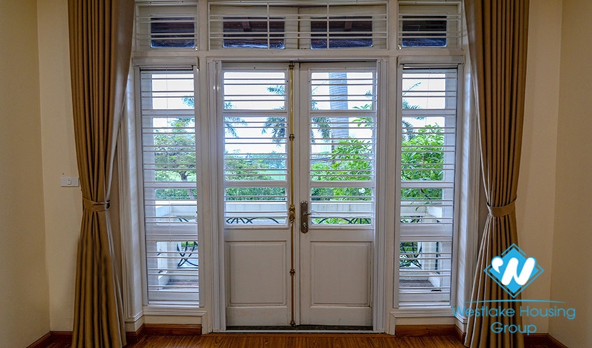 Newly renovated 5 bedroom villa for rent near UNIS school 